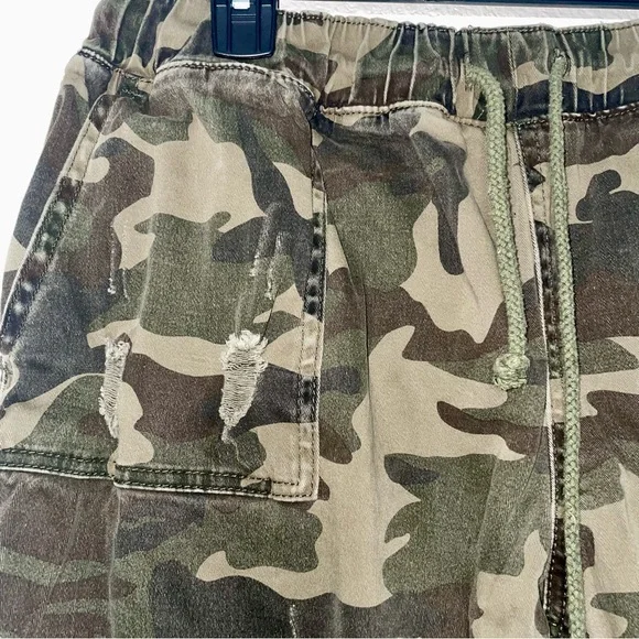 📌SOLD📌 Cato | Stretchy Camo Cargo Pants - Picture 3 of 7